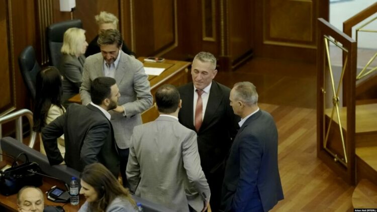 Ndërpritet seanca në Kuvendin e Kosovës, dështon zgjedhja e nënkryetarit serb
