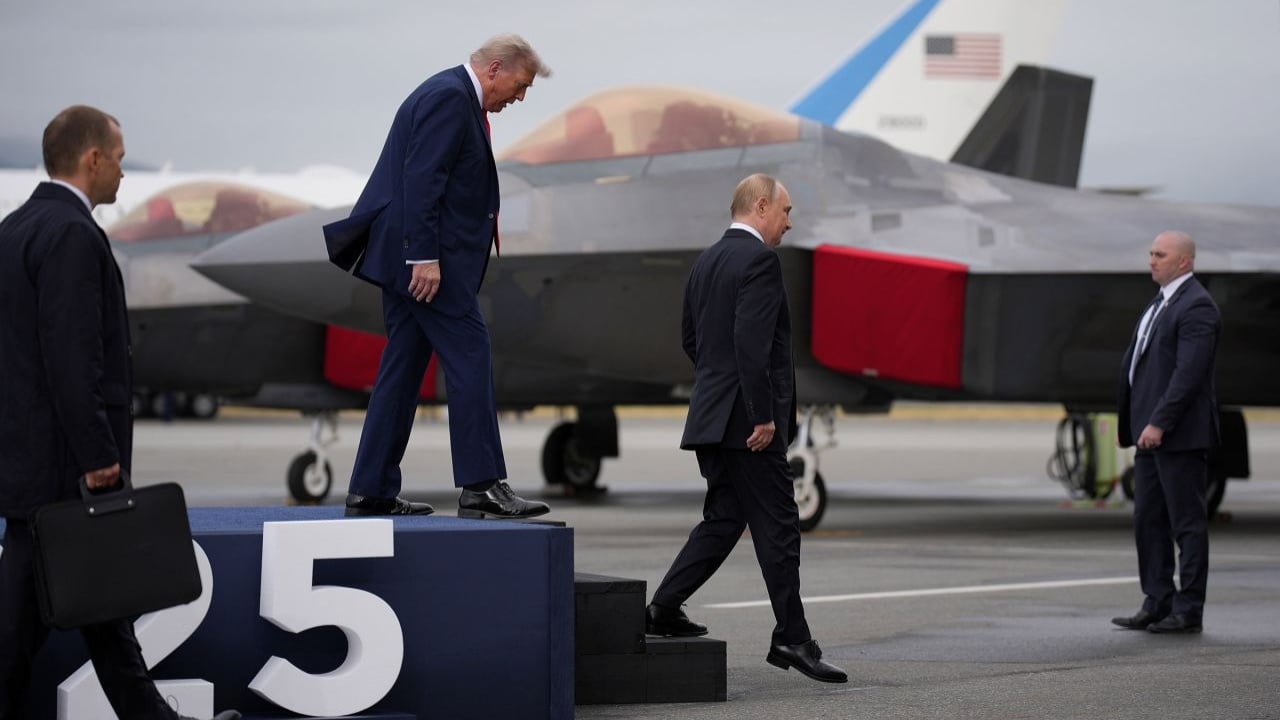 Ndërsa Trump dhe Putin takoheshin, ukrainasit u paralajmëruan për kërcënimin e sulmeve ajrore