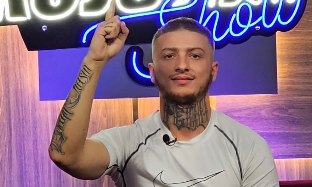 “Ndoshta ke harruar kush është babai yt” – Fero prek me dedikimin për vajzën