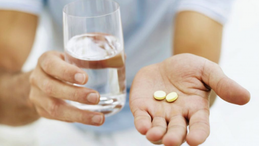 Ndryshimi mes aspirinës dhe ibuprofenit, ja rastet kur duhet t’i pini