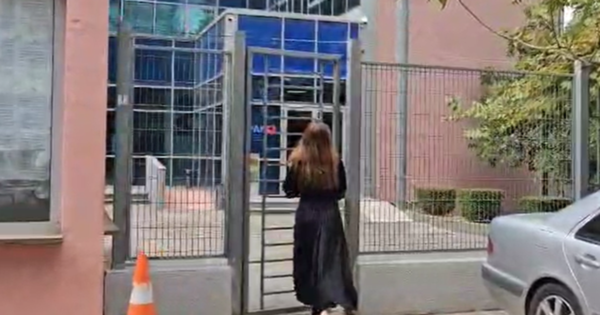 Në zbatim të masës “detyrim paraqitje”, Ajola Xoxa paraqitet në SPAK