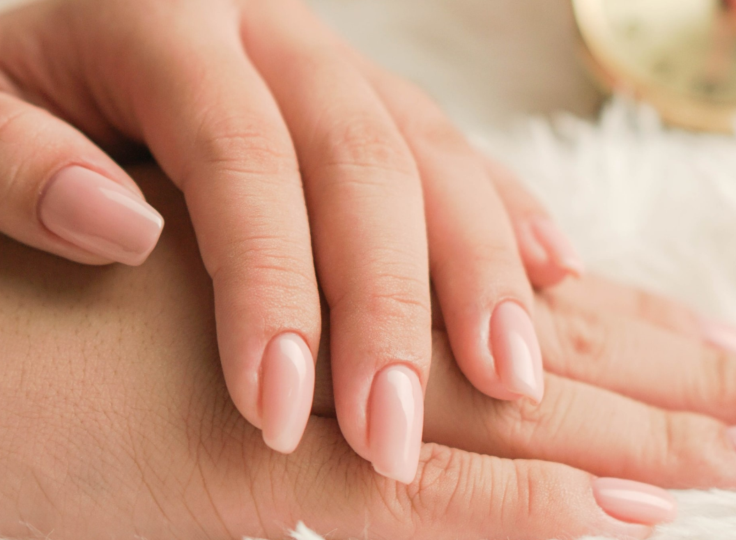 Nga 1 shtatori BE ndalon substancën që përdoret për thonjtë me xhel