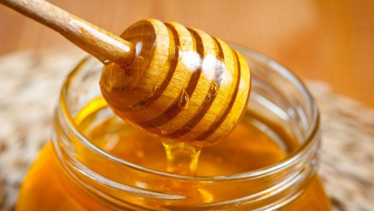 Nga arrat te mjalti, pesë ushqimet që duhet të shtoni në dietën tuaj