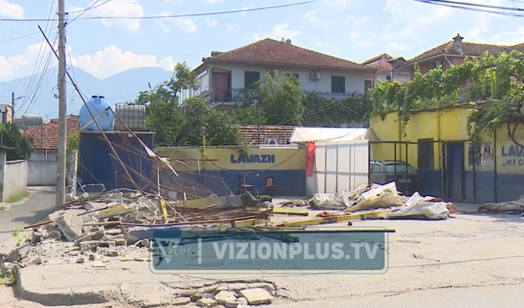 Nis çlirimi i rrugëve kombëtare, afati mbaroi: Nga veriu në jug, bizneset po heqin vetë objektet. Më pas, radha e fadromave