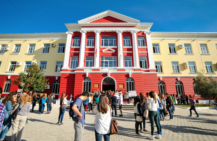 Nis sot regjistrimi në universitete, hapat që duhet të ndiqni