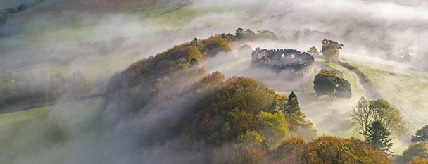 Një kështjllë rrethore në Rostomel, Britani!