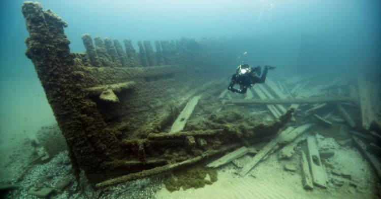 Njihuni me qytetin “e varrosur” 100 metra nën Liqenin e Ohrit (FOTO)