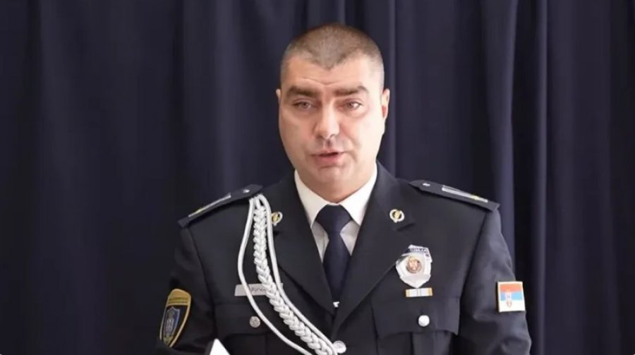 Nxori armën mes turmës dhe kërcënoi me përdhunim studenten, komandanti serb i paprekshëm falë besnikërisë ndaj Vuçiçit