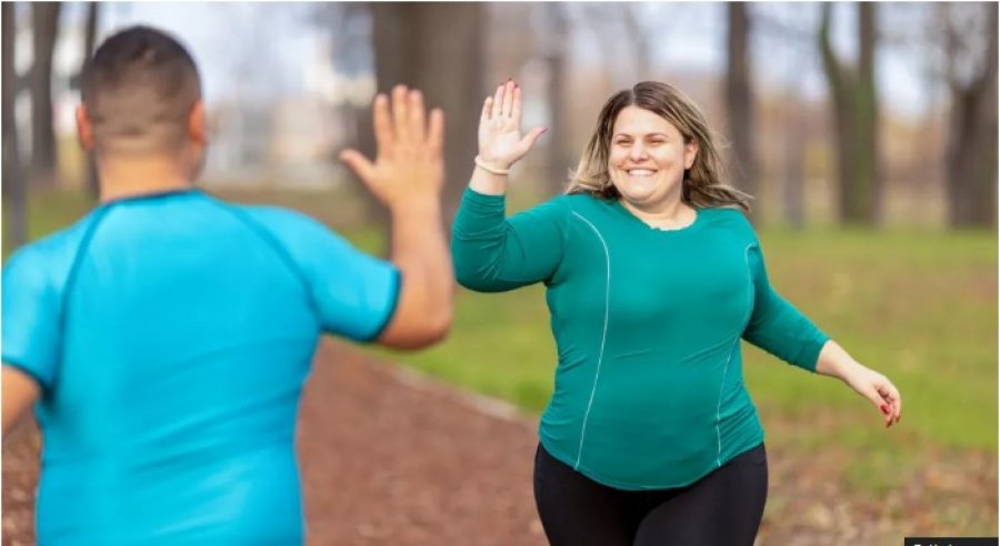Pacientët që përfundojnë trajtimin me ilaçe kundër obezitetit duhet të ndiqen për një vit për të shmangur shtimin në peshë