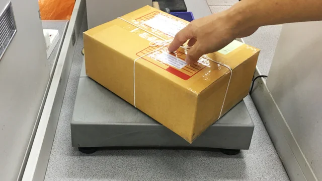 Pakot e vogla që hyjnë në SHBA nga sot do t’i nënshtrohen tarifave, përjashtim bëjnë ‘dhuratat’ nën 100 euro