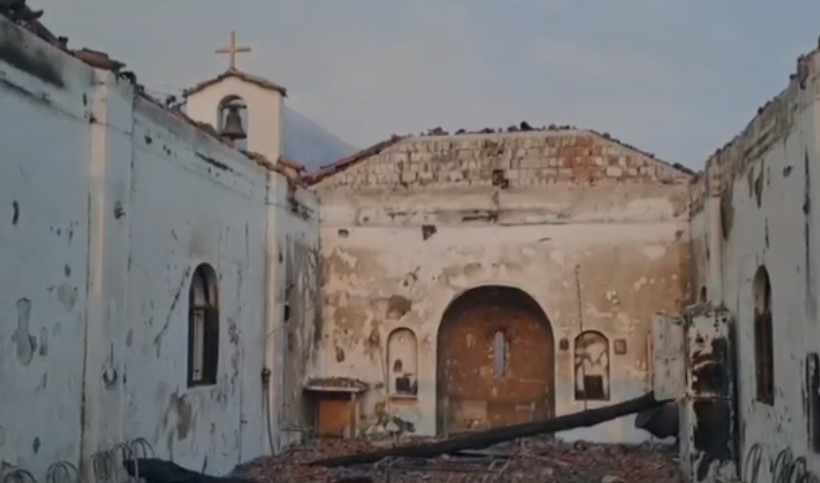Pamje rrëqethëse nga Delvina, flakët shkrumbojnë kishën e fshatit Lefteroho