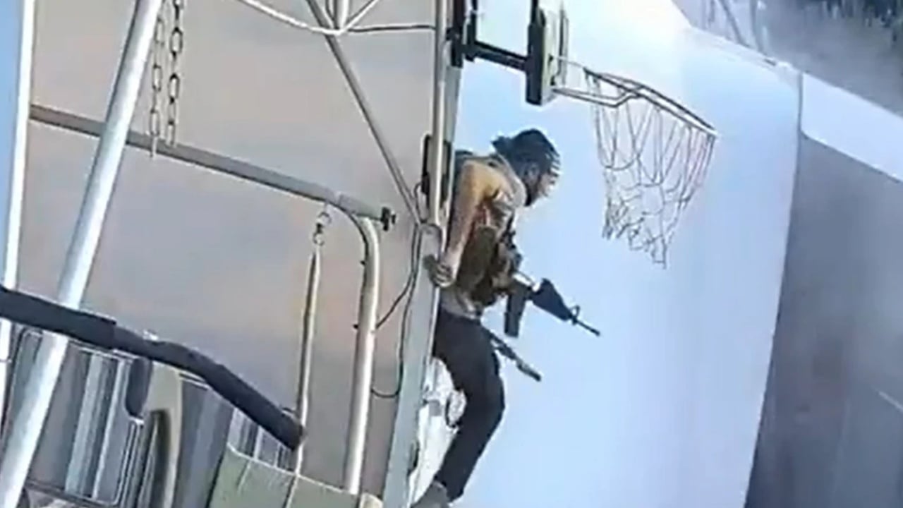 Pamje të frikshme! Mediat izraelite publikojnë videon nga sulmi i Hamasit, babai ekzekutohet në sy të fëmijëve të mitur