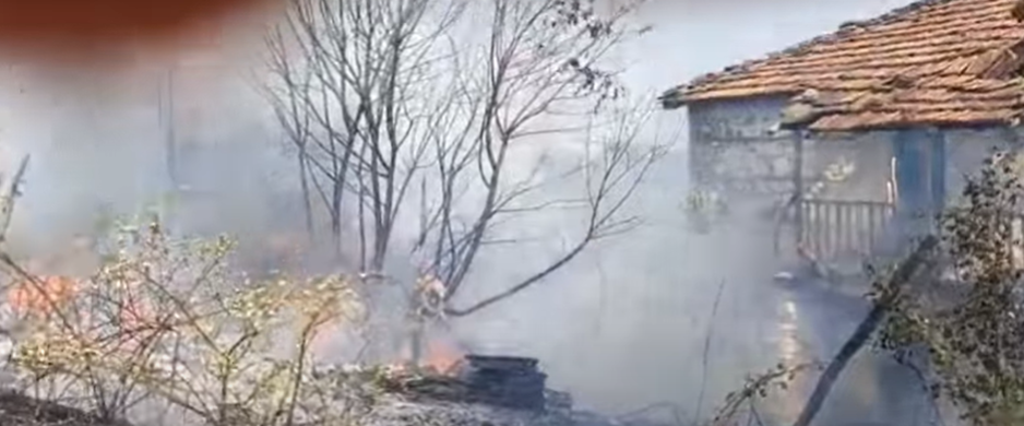 Pamje të frikshme nga djegia e fshatit Skënderbegas në qarkun Elbasan