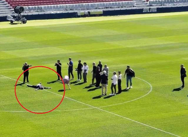 Pamje të pazakonta, Laporta bën veten “kurban” në mesin e “Camp Nou” (video)