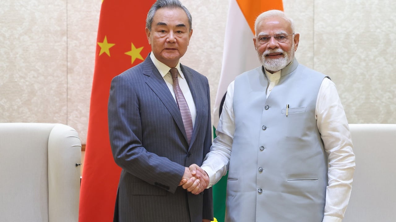 Paqe pas tarifave të Trump, India dhe Kina rinisin lidhjet tregtare e fluturimet direkte