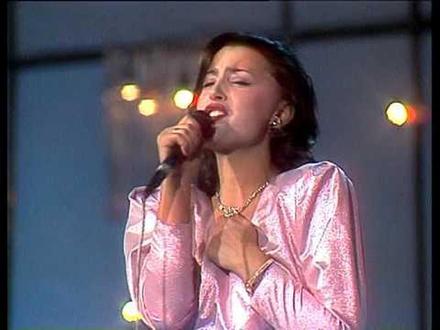 Parashqevi Simaku, vajza nga Kavaja që u bë e famshme në tërë shqiptarinë…