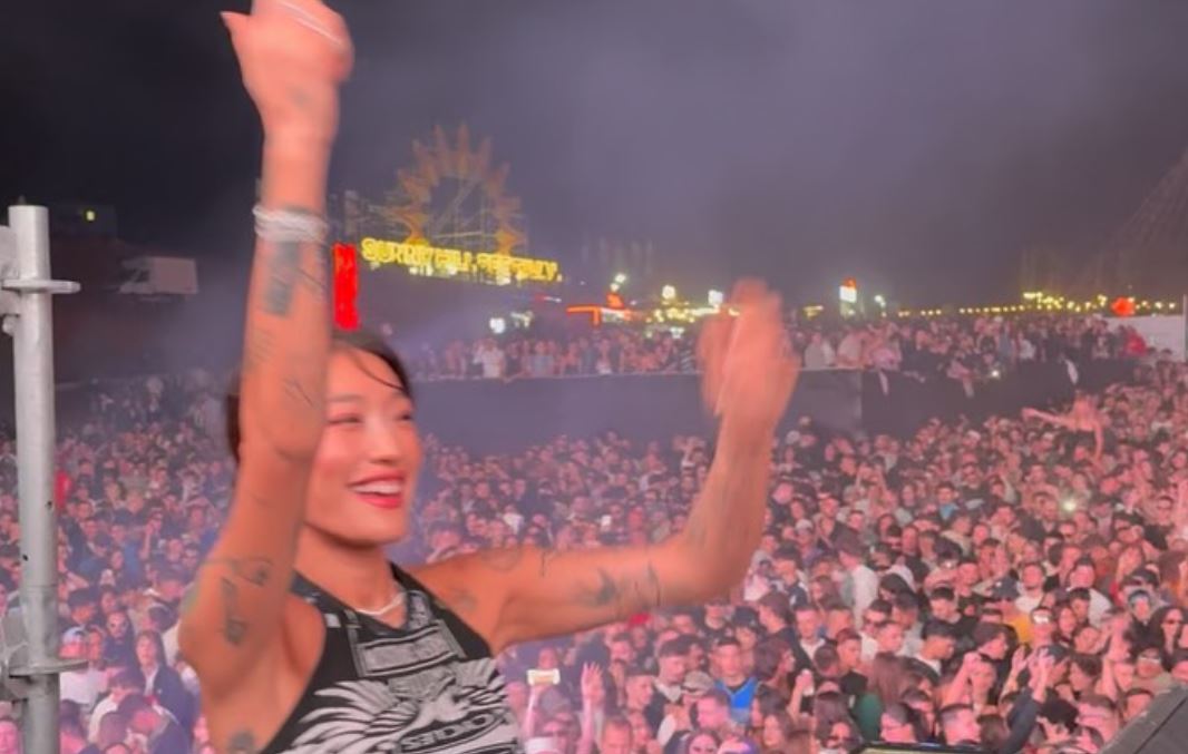 Peggy Gou ndez Prishtinën në natën finale të Sunny Hill – ‘Uau, Kosovë!’