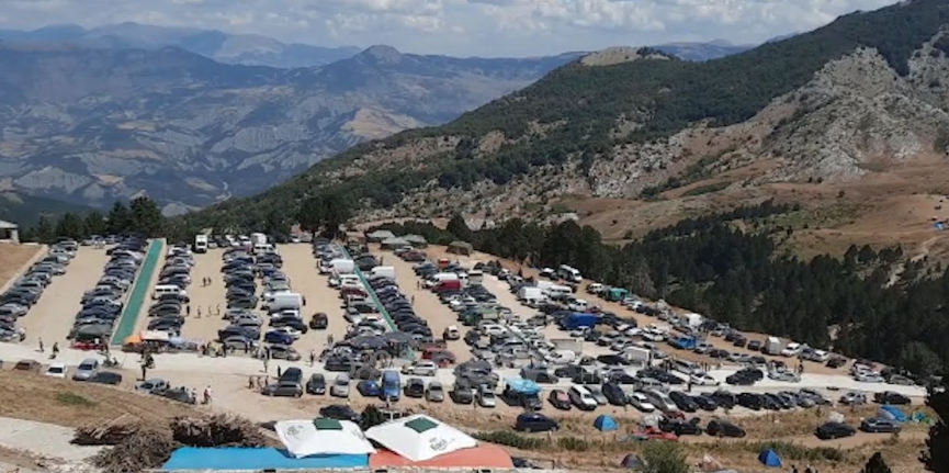 Pelegrinazhi në malin e Tomorrit, baba Mondi ka një mesazh për të gjithë besimtarët