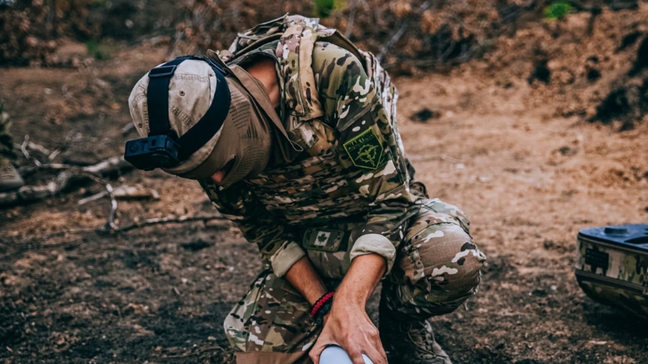 “Për çfarë luftuam dhe sakrifikuam!?”/ Ushtarët ukrainas pranë frontit, skeptikë për dorëzimin e territoreve