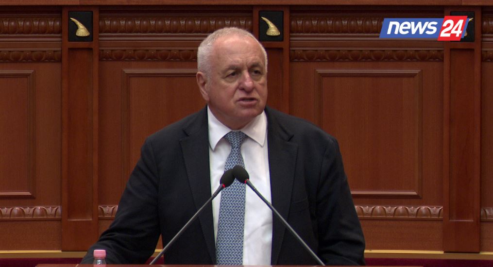 “Për kë bien kambanat?”/ Tritan Shehu: Protestat në Serbi, sinjal për rënien e regjimeve të korruptuara në Ballkan