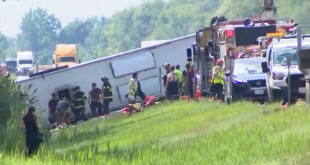 Përmbyset autobusi me turistë në Nju Jork, dyshohet për disa të vdekur e dhjetëra të plagosur