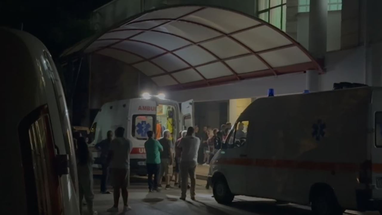 Plagosja e 27-vjeçarit në Korçë/ Dalin para gjykatës katër të arrestuarit, detyrim paraqitje për tre prej tyre