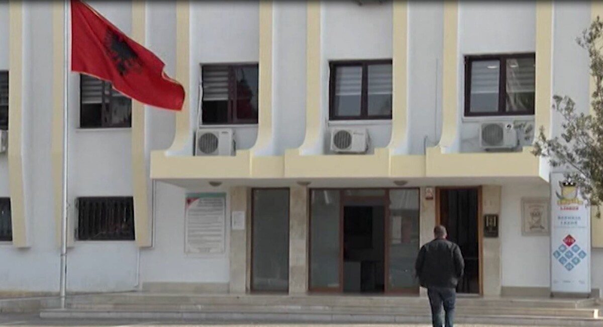 Plehrat vetëm në orare të caktuara, ndryshe gjobë e menjëhershme! Ja bashkia që po ndryshon rregullat