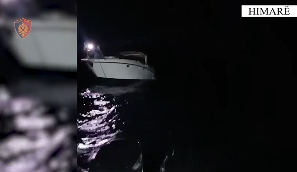 Policia Kufitare shpëton 3 shtetas që rrezikuan të mbyteshin në Himarë, skafi fundoset në det