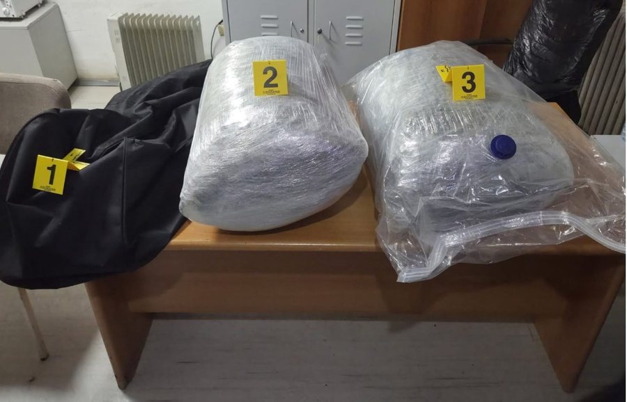 Policia ndjek një person që transportonte 21 kg drogë drejt Kosovës