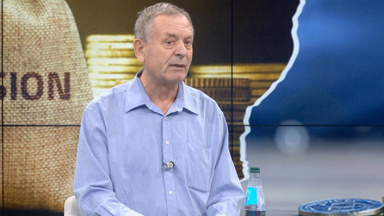 Politikanët shqiptarë përfitojnë pensione të majme, eksperti i ekonomisë Kujtim Hoxha zbulon me shifra sa para do të…