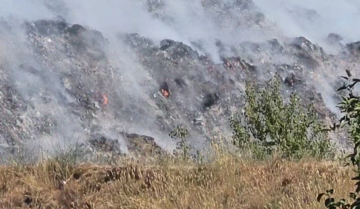 Preket edhe Kryeqyteti/ Flakët s’kanë më kontroll, përfshihet zona e Bërzhitës