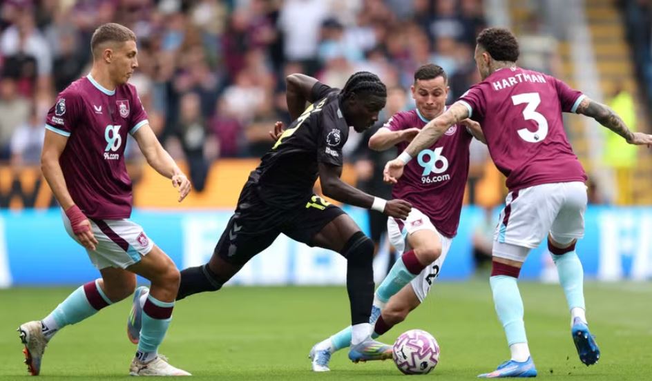 Premier League, Broja sërish në tribunë, Xhaka pëson humbjen e parë