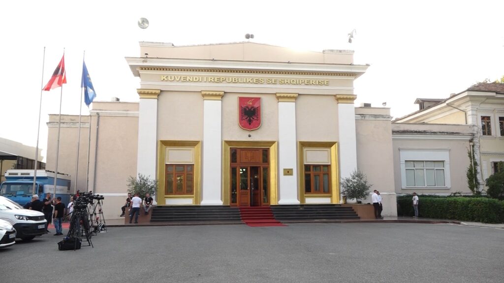 Pritet dekreti i presidentit, 72 deputetë të rinj për herë të parë në Kuvend