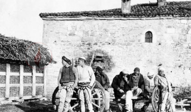 Pse ndër shqiptarë, myslimanët përdornin emra të krishterë dhe të krishterët emra myslimanë?