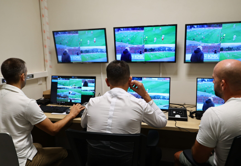 Qendra e re e sistemit VAR në “Shtëpinë e Futbollit”, Sektori i Arbitrimit zhvillon trajnim për zyrtarët e “Abissnet Superiore” & Kategorisë së Parë