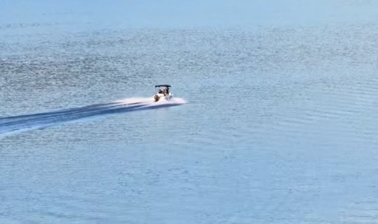 Rama ndan pamje nga liqeni i Vaut të Dejës