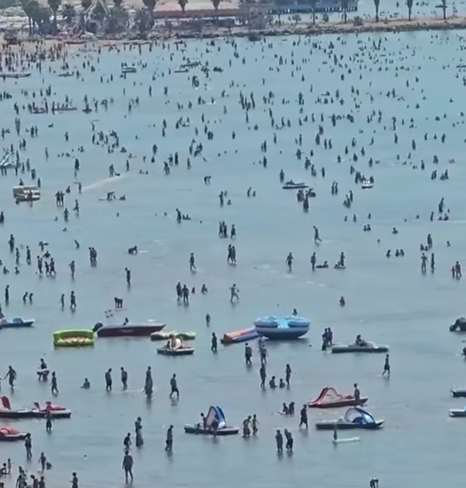 Rama poston pamjet: Nga plazhet e Durrësit siç nuk ua tregojnë ata që duan t’ju thonë se turizmi ka ngecur