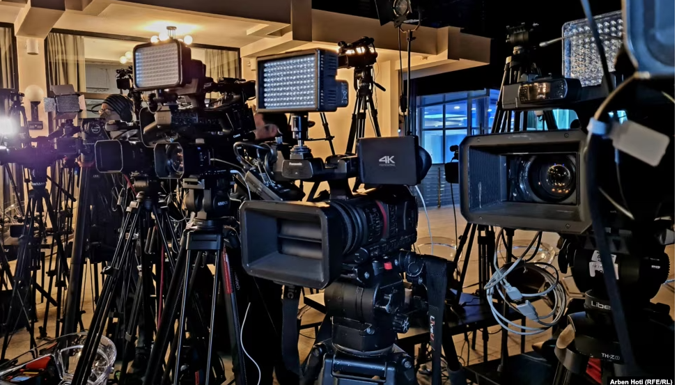 Raporti i DASH-it: Në Ballkanin Perëndimor ka kufizime të lirisë së medias