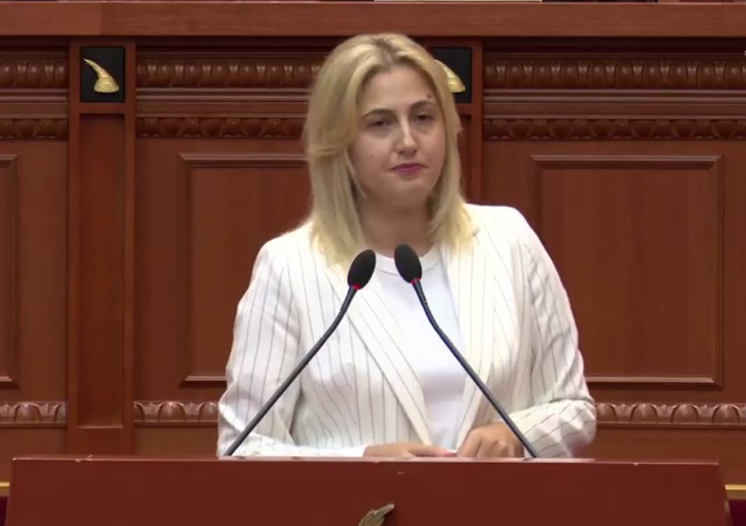 ‘Republika e qokave, jo e ligjeve’, Zhupa revoltohet pasi Rama i dha shtetësinë Zhegrovës: Nder personal!