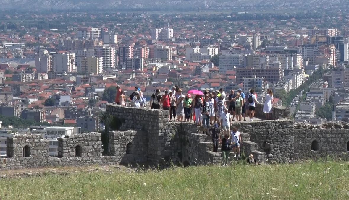 “Rozafa” më e vizituara! 100 mijë vizitorë në 6 muaj në muret e kalasë së famshme