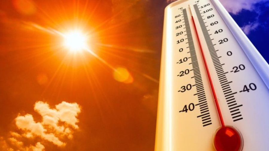 Rrebeshe dhe dy valë nxehtësie, ja sesi do të jetë moti në gusht