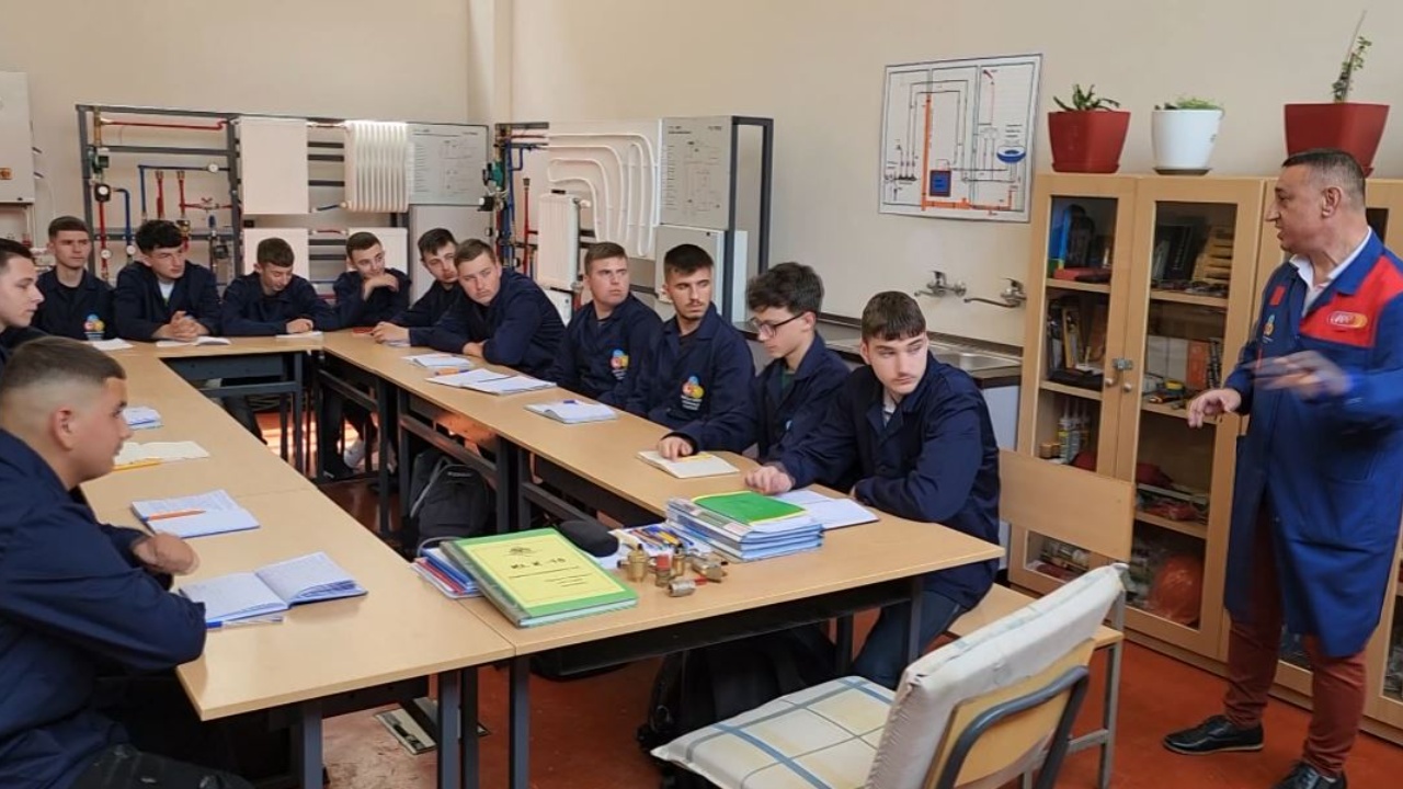 Rregulla të reja për rekrutimet në shkollat profesionale, për herë të parë edhe oficer sigurie