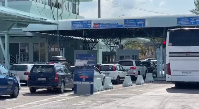 Rritet fluksi në Kakavijë, mbi 5 mijë qytetarë dalin nga Shqipëria në 24 orë