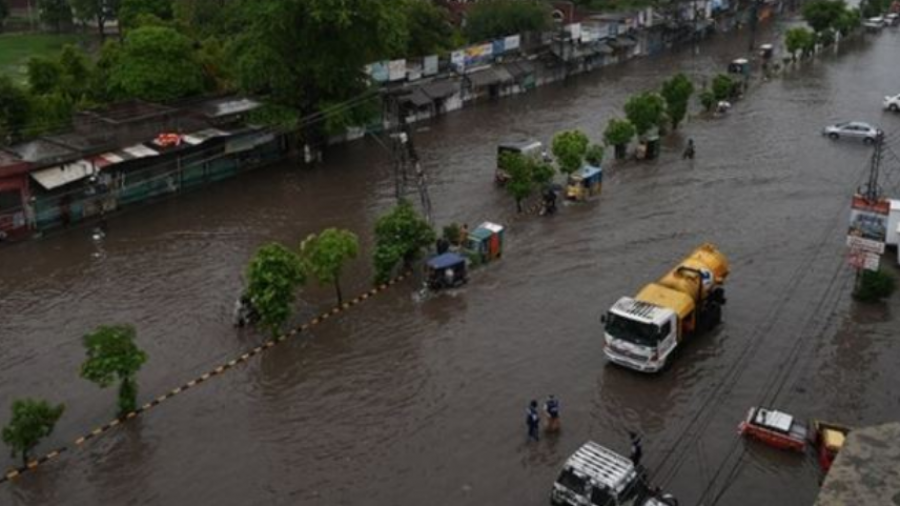 Rritet numri, mbi 300 të vdekur nga përmbytjet masive