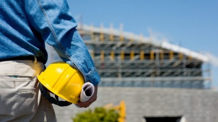 Rritet punësimi i të huajve në Shqipëri, 12 mijë të punësuar përgjatë 2024-ës në sektorët e turizmit dhe ndërtimit