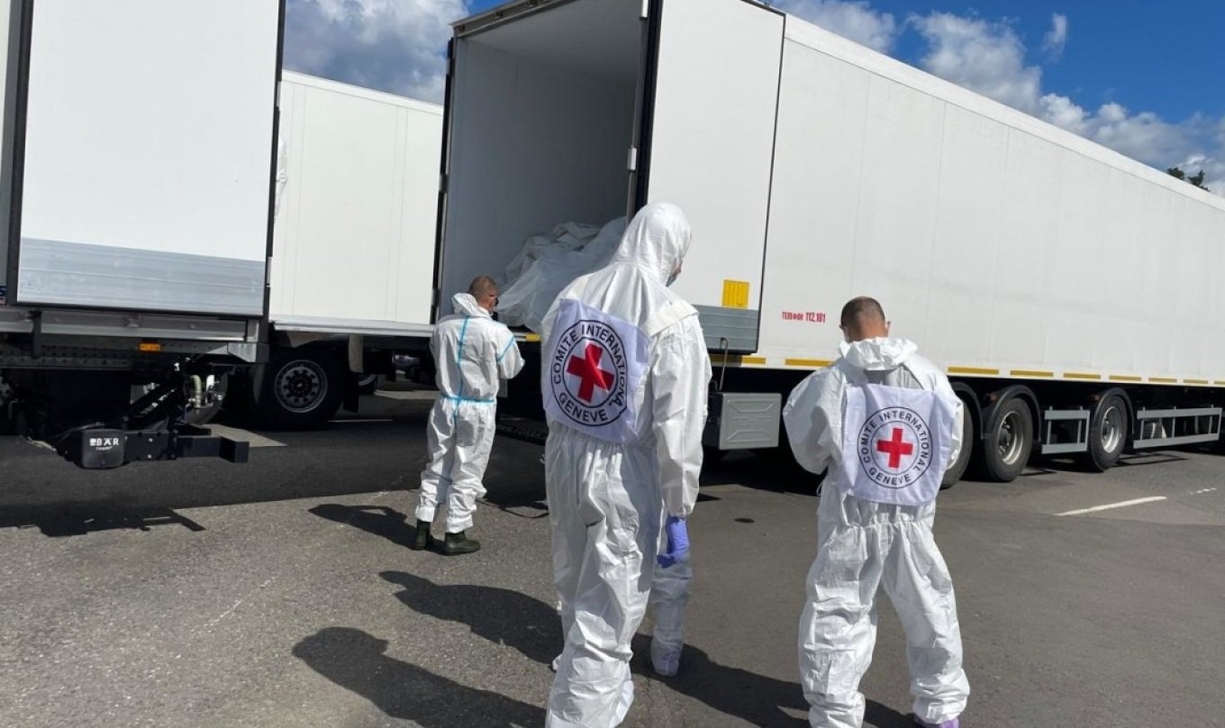 Rusia dhe Ukraina shkëmbejnë trupat e ushtarëve të vrarë, Kievi mori 1 000, Moska 19