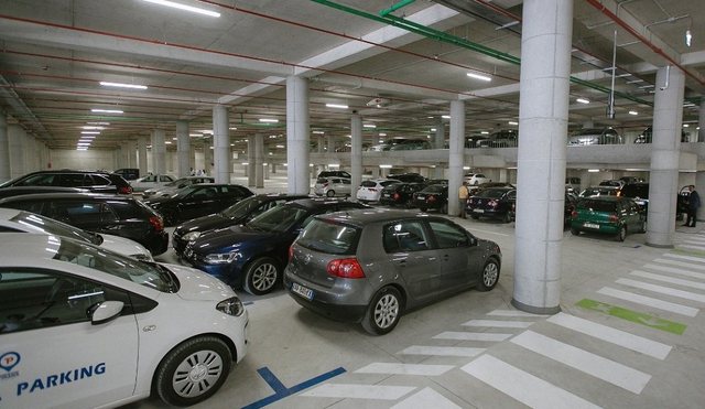 Sa do rriten detyrimet e taksës së ndërtesës për pronarët e parkimeve e bodrumeve në rrethe