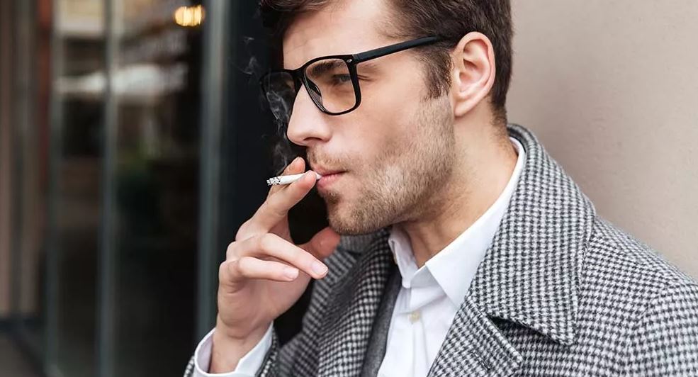 Sa vite duhet të kalojnë pas lënies së duhanit për të ulur rrezikun e kancerit?