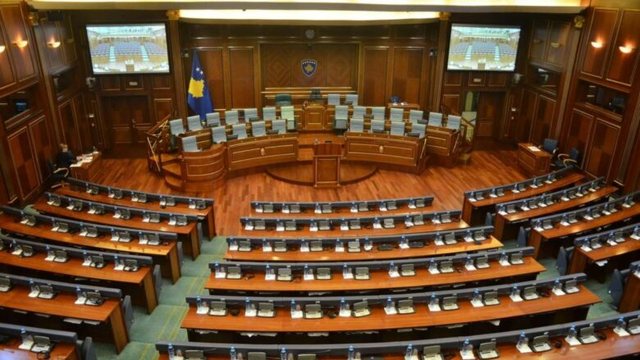 Seanca konstituive për Kuvendin rinis me dy dështime, vijon ngërçi politik në Kosovë