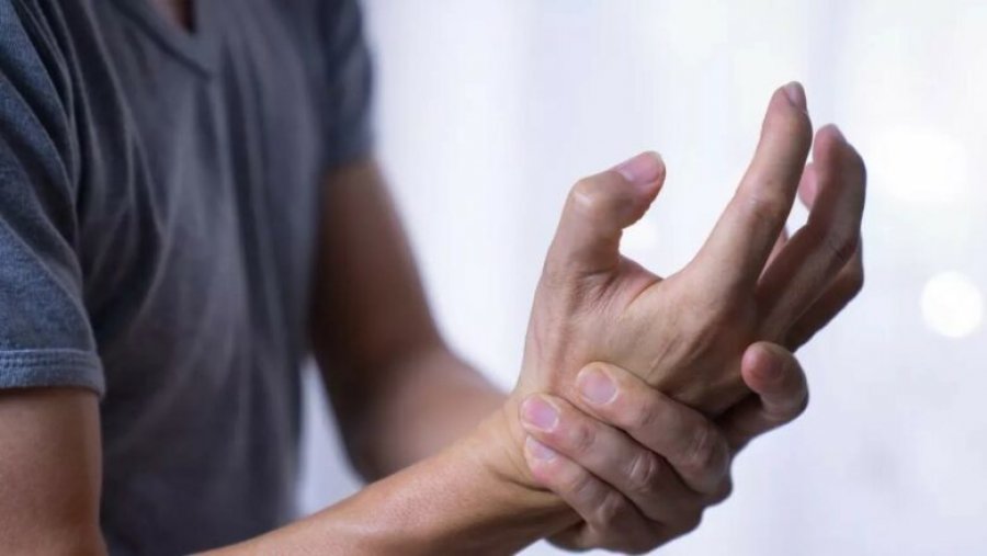 Shenja të rrezikshme në duar? Ja çfarë mund të paralajmërojnë për shëndetin